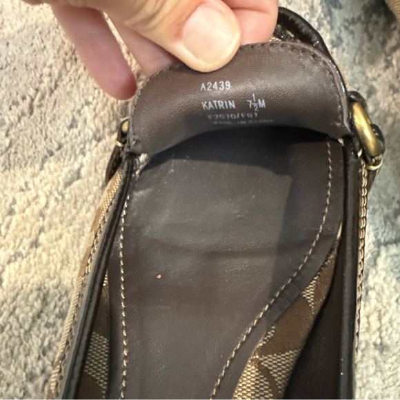 Women COACH KATRIN Signature “C” Logo Slip On Loafers A2439 Turn lock size 7.5 - Picture 10 of 10